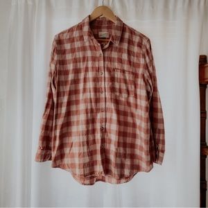 Women’s long sleeve pink plaid flannel button up cozy and soft shirt. Size Large